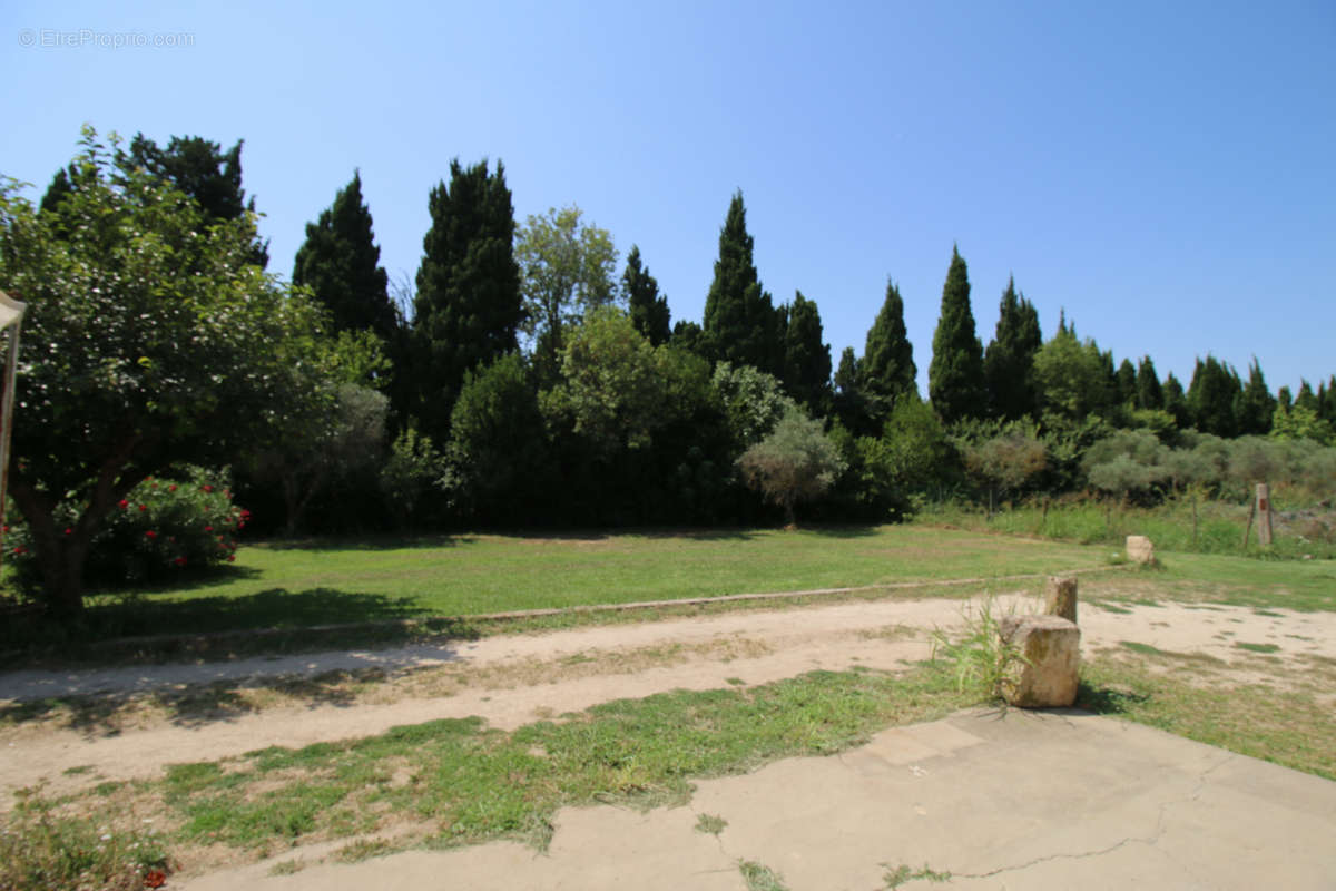 Maison à FONTVIEILLE