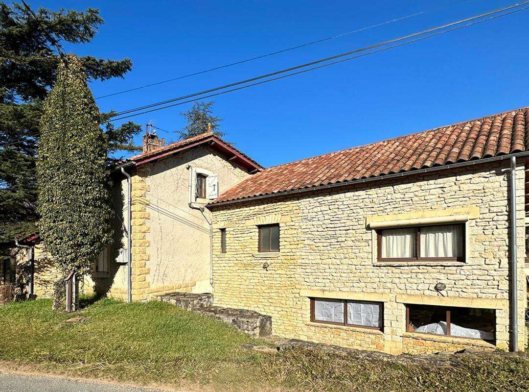 Maison à SAINT-GENIES