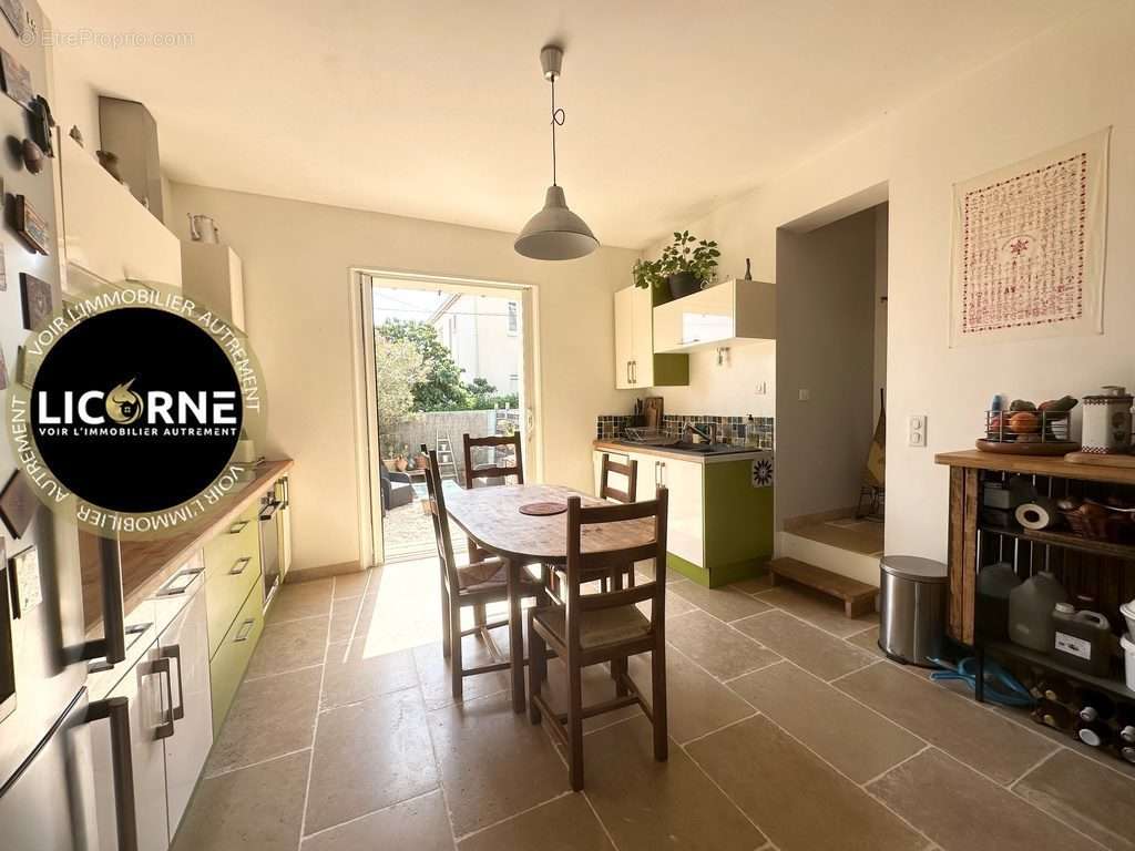 Appartement à LE PUY-SAINTE-REPARADE