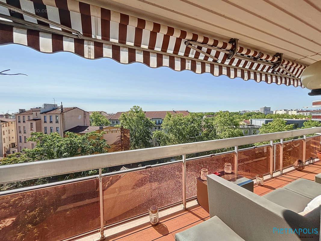 Vue EST  - Appartement à LYON-7E