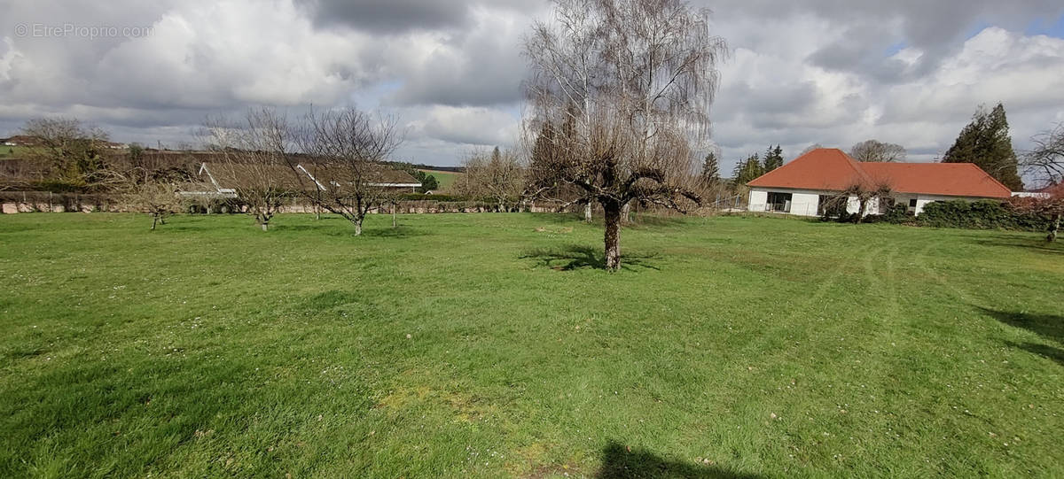 Maison à FRETIGNEY-ET-VELLOREILLE