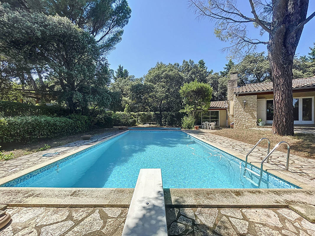 Maison à VILLENEUVE-LES-AVIGNON