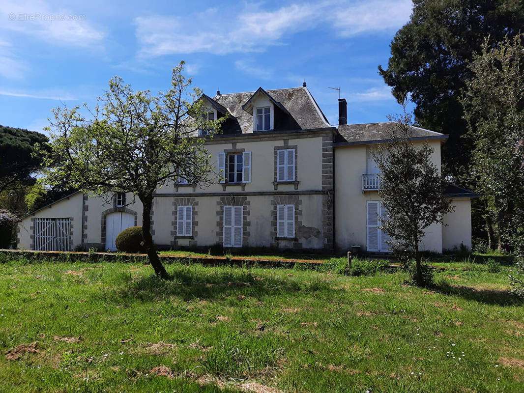 Autre à AZAY-SUR-THOUET