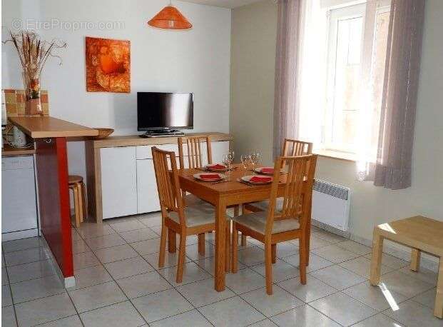 Appartement à AVENE