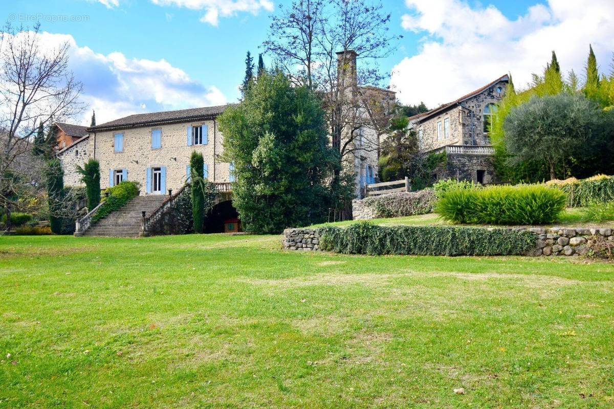 Maison à PONT-DE-LABEAUME