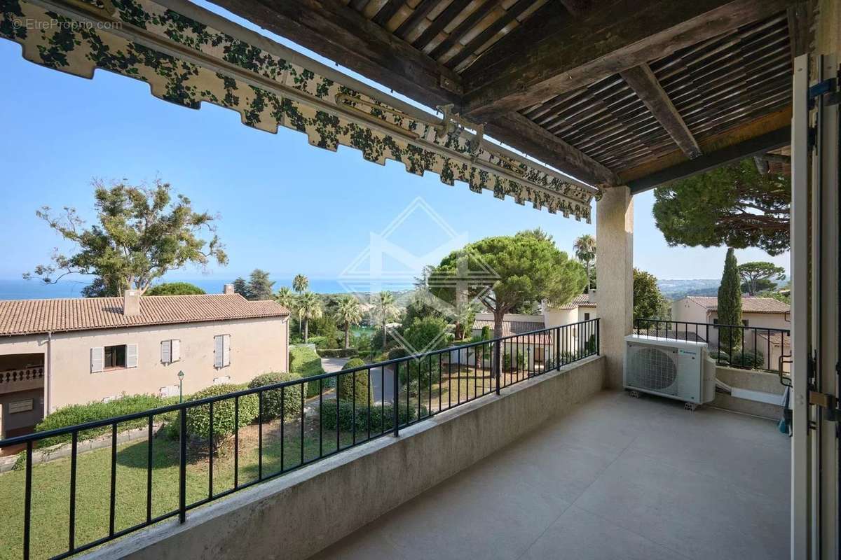 Appartement à VILLENEUVE-LOUBET