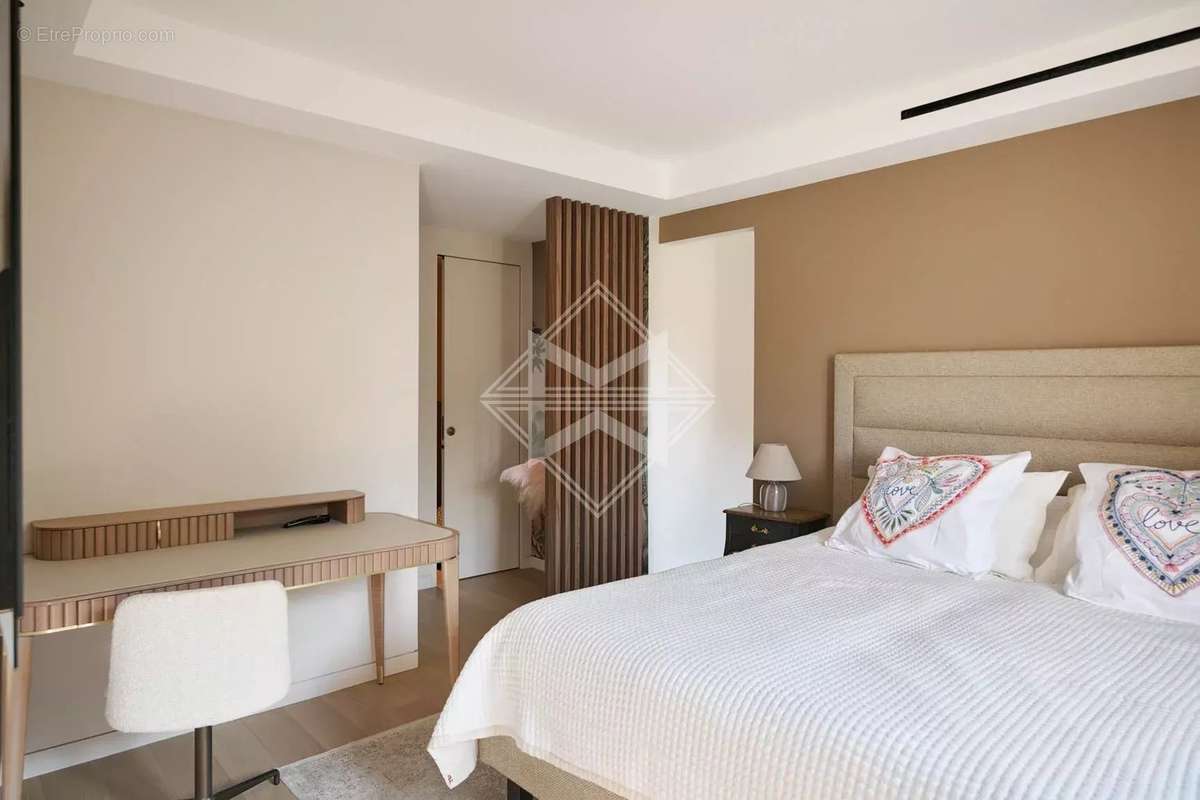 Appartement à VILLENEUVE-LOUBET