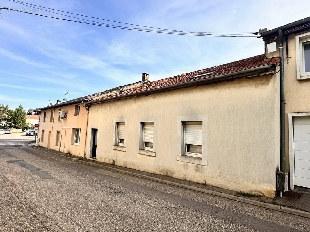 Appartement à VERNY