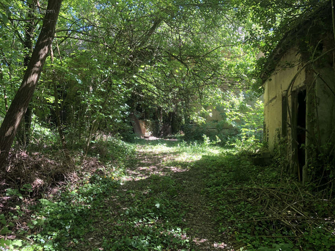 Terrain à GUIZANCOURT