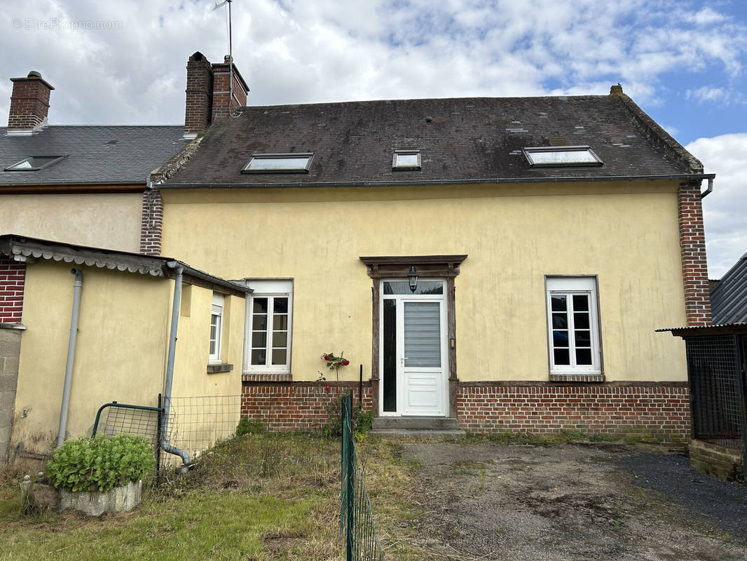 Maison à QUEVAUVILLERS