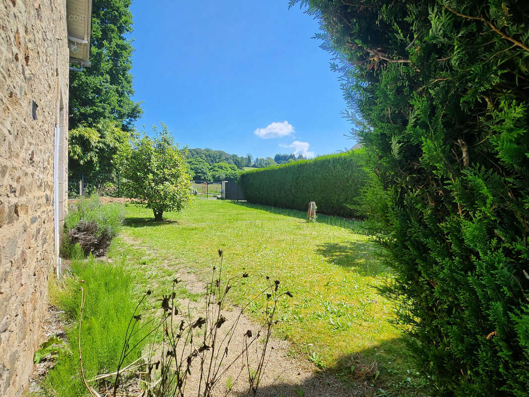 Maison à LA CROISILLE-SUR-BRIANCE