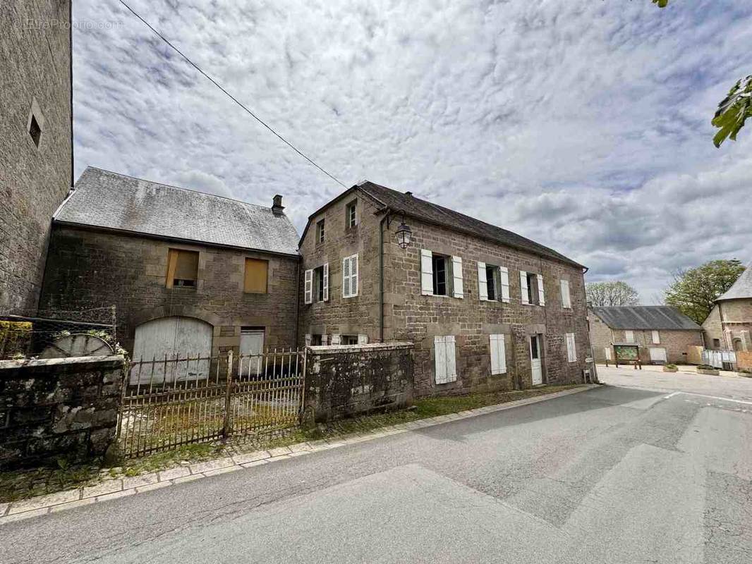 Maison à TARNAC