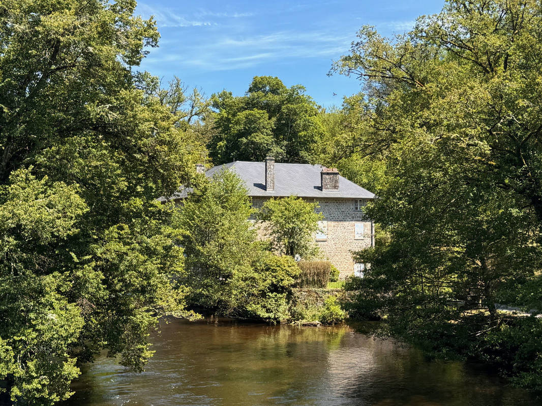 Maison à EYMOUTIERS