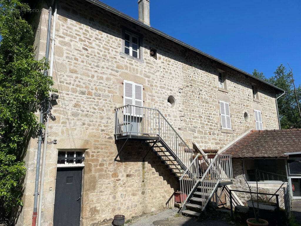 Maison à EYMOUTIERS