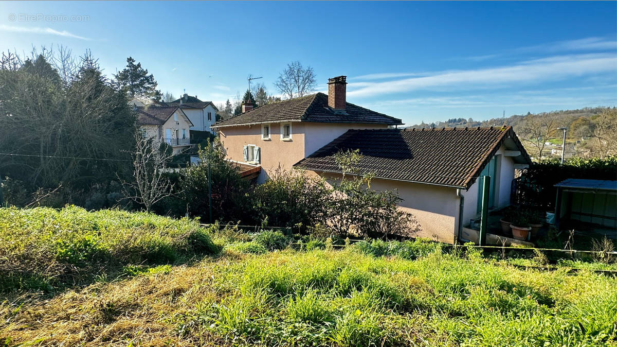 Maison à CONDAT-SUR-VIENNE