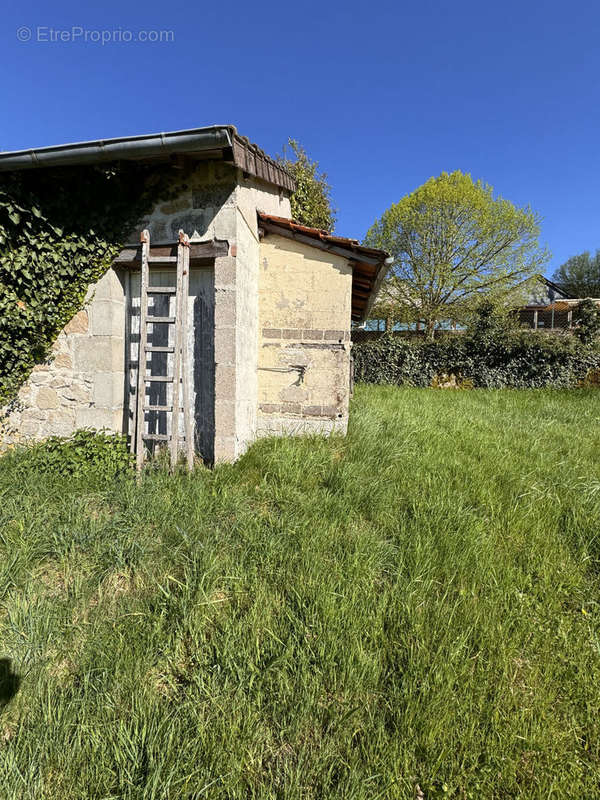 Terrain à PEYRAT-LE-CHATEAU