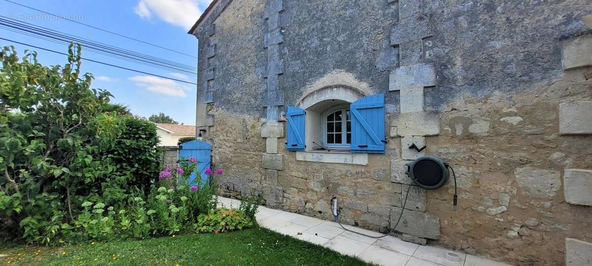 Maison à SAINT-GENES-DE-FRONSAC