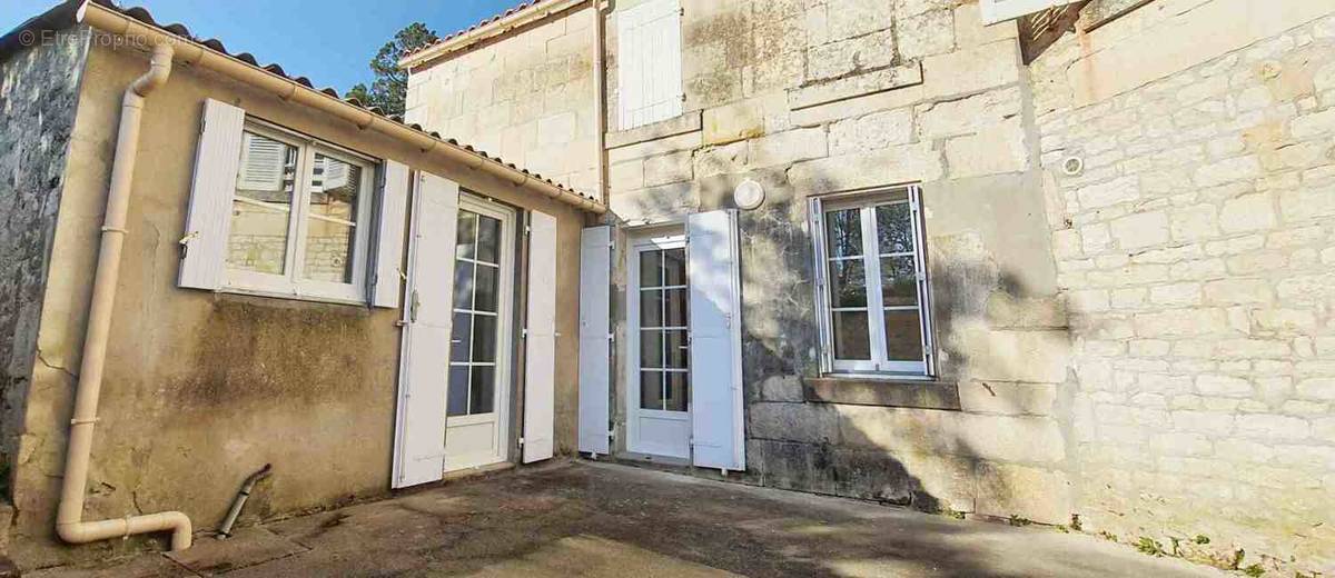 Appartement à FONTENAY-LE-COMTE