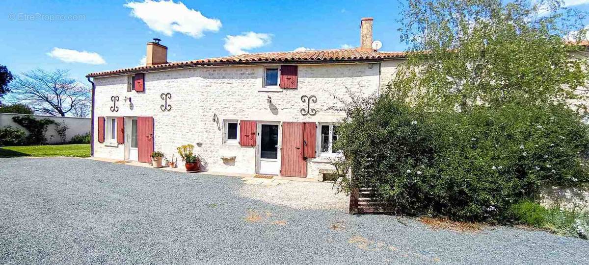 Maison à SAINT-PIERRE-LE-VIEUX