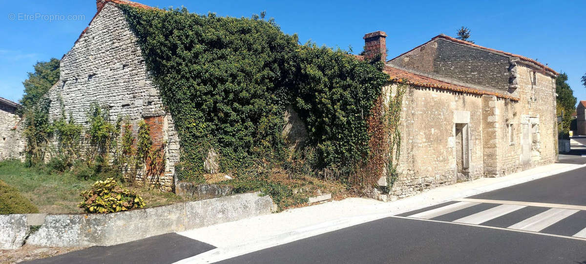 Maison à POUILLE