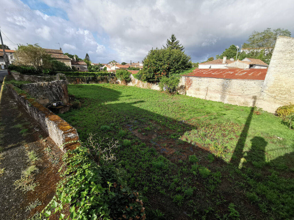 Terrain à BENET