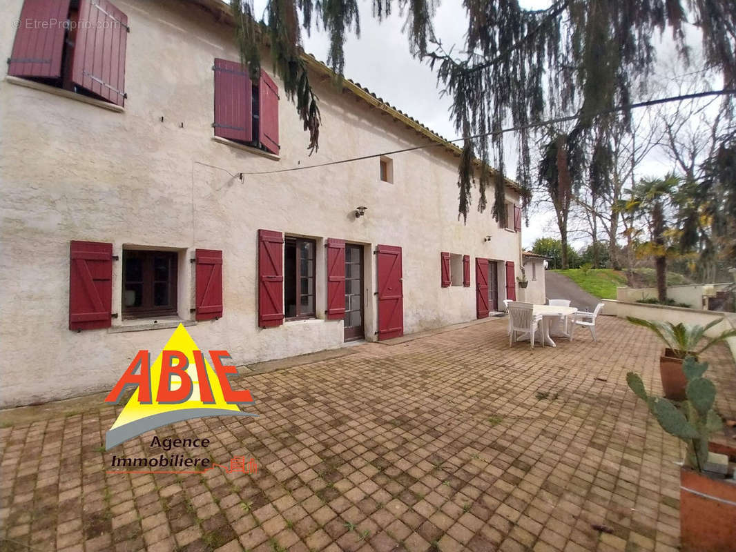 Maison à COULONGES-SUR-L&#039;AUTIZE