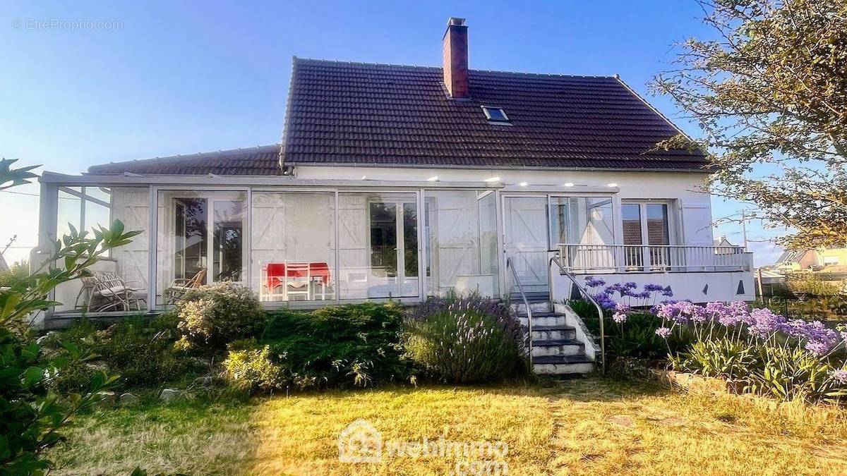 Beau pavillon traditionnel offrant gros potentiel d&#039;aménagement - Maison à PORTBAIL