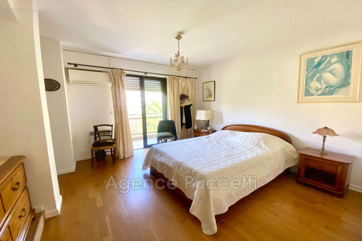 Appartement à VENCE