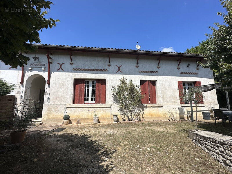 Maison à MONTGUYON