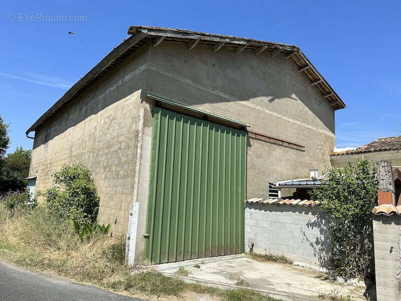 Maison à MONTGUYON