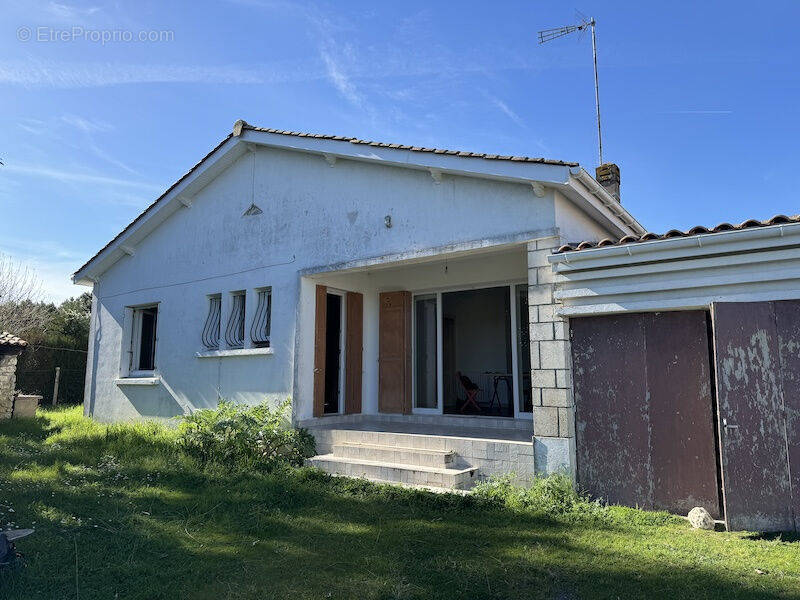 Maison à CERCOUX