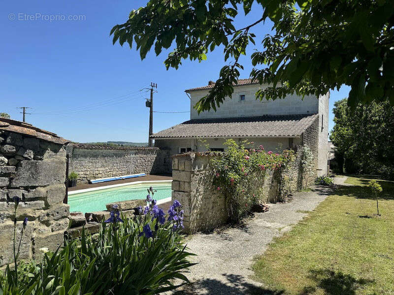 Maison à JARNAC