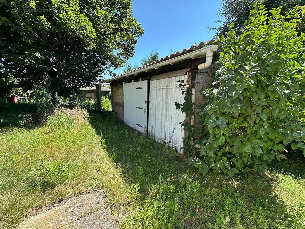 Maison à PERIGNAT-SUR-ALLIER