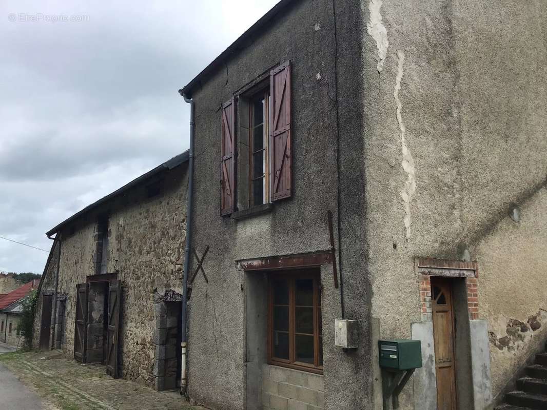 Maison à MAGNAC-LAVAL