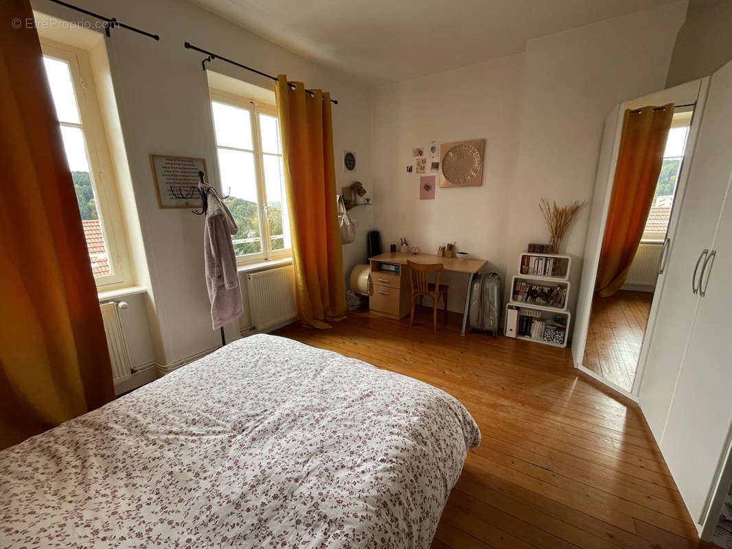 Appartement à AMPLEPUIS