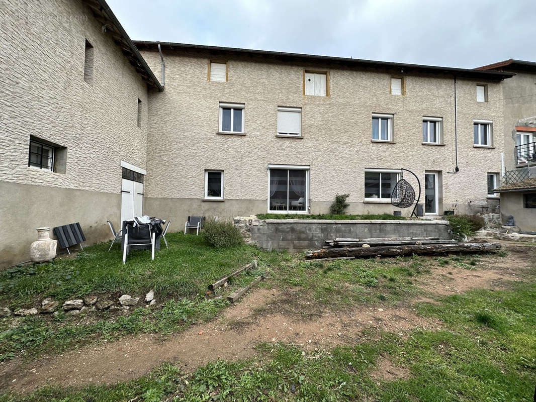 Maison à SAINT-SYMPHORIEN-DE-LAY