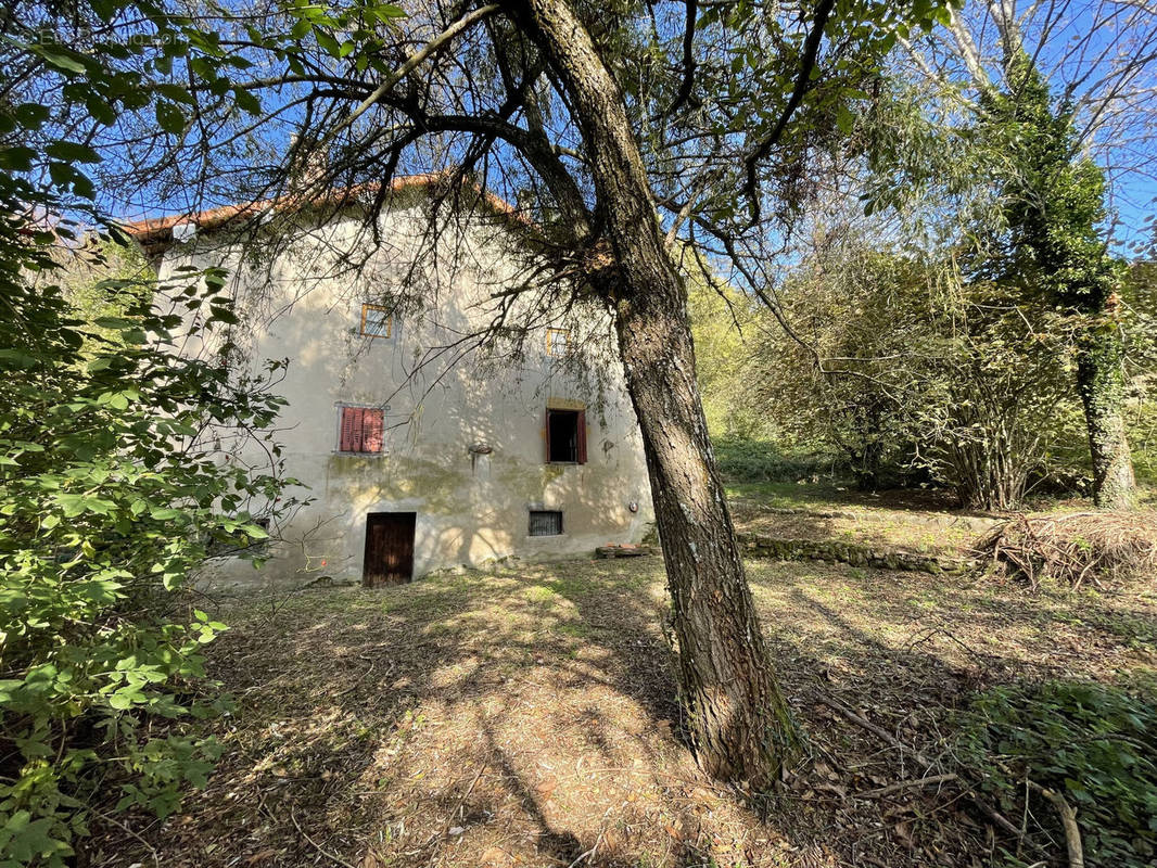 Maison à COURS-LA-VILLE