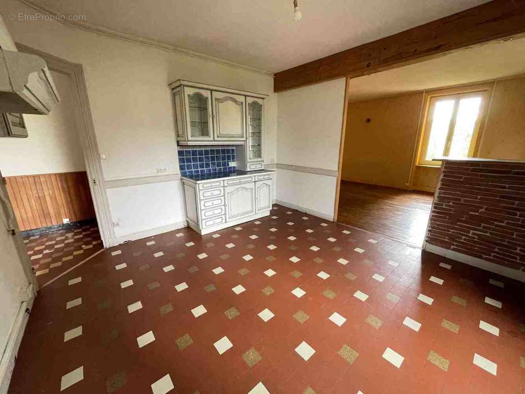 Appartement à AMPLEPUIS