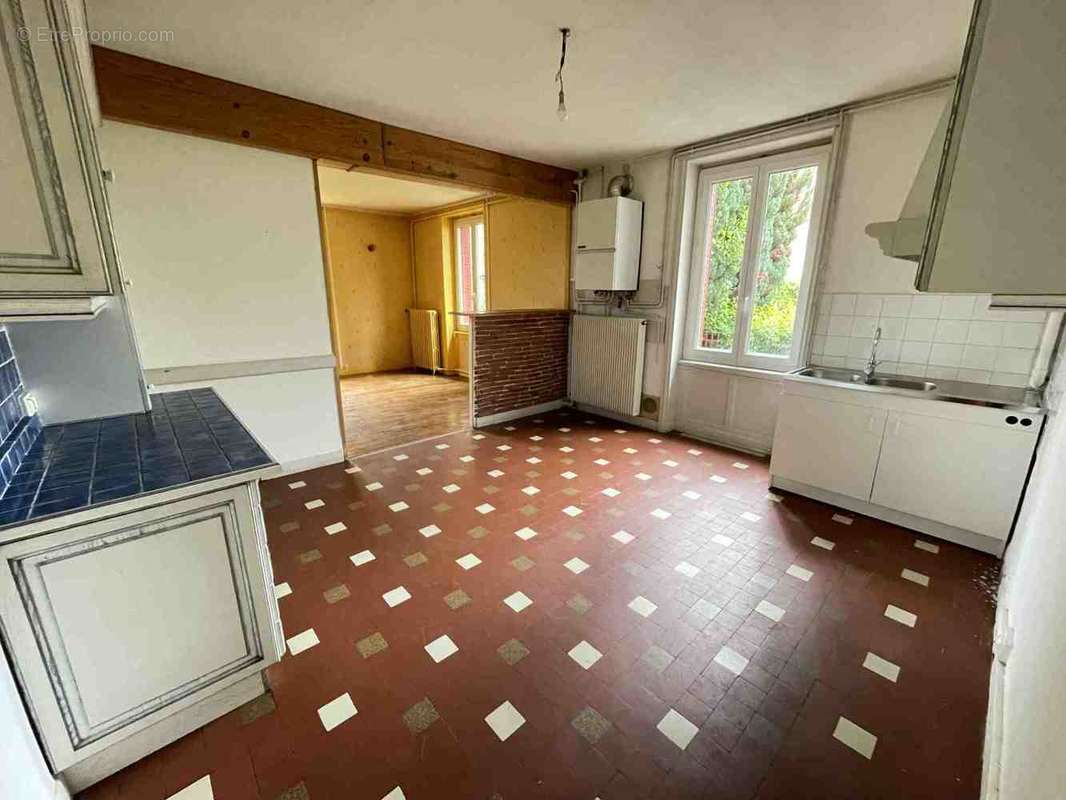 Appartement à AMPLEPUIS