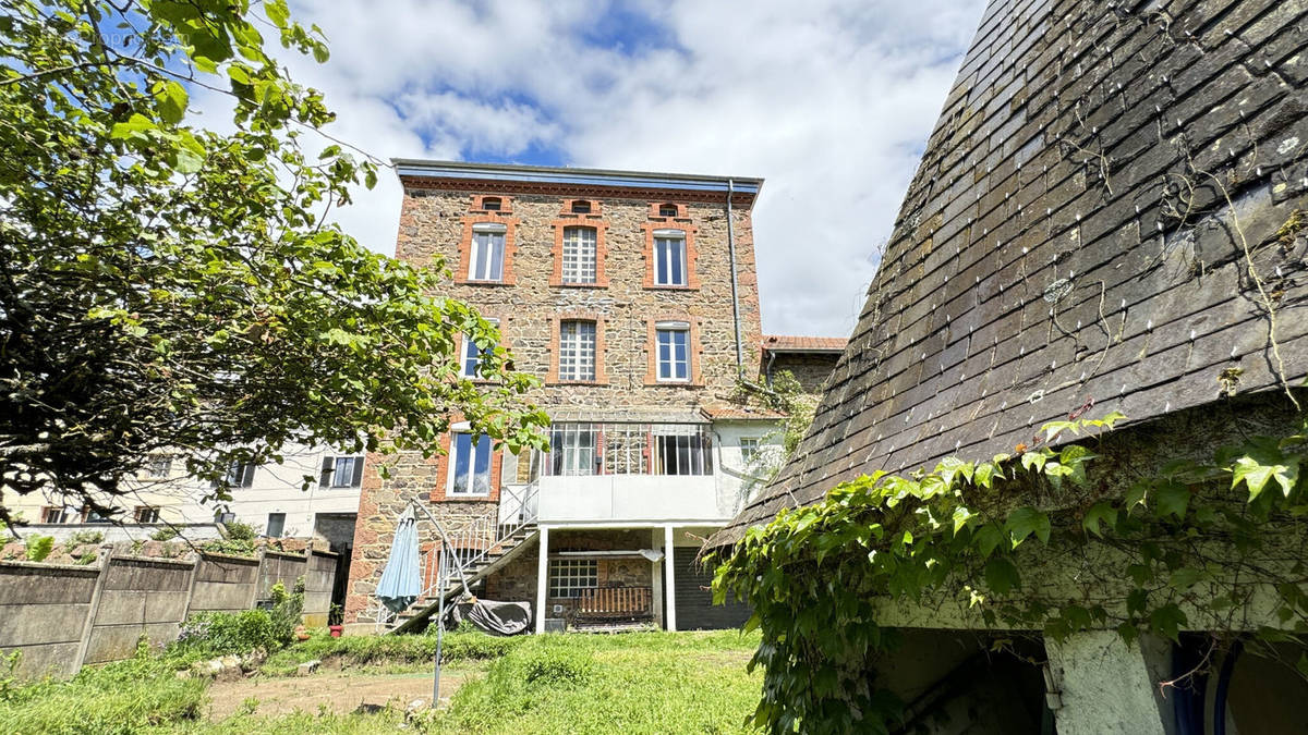 Maison à AMPLEPUIS