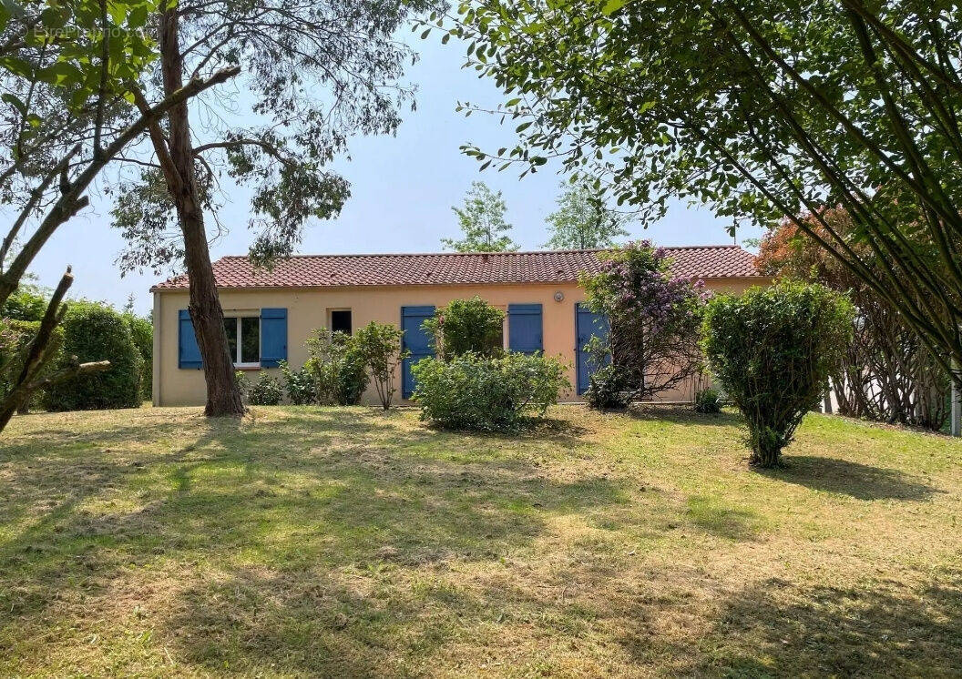 Maison à LES HERBIERS