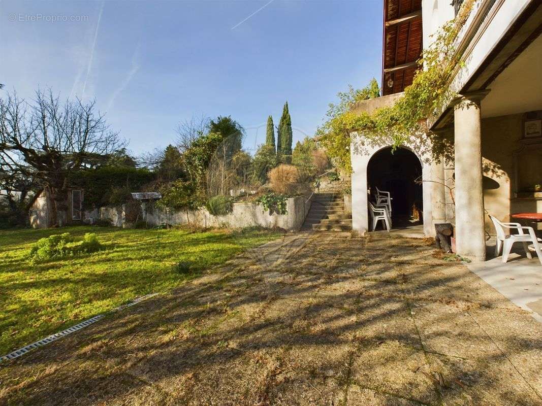 Maison à CALUIRE-ET-CUIRE