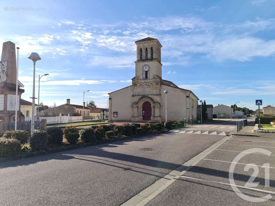 Terrain à GRAYAN-ET-L&#039;HOPITAL