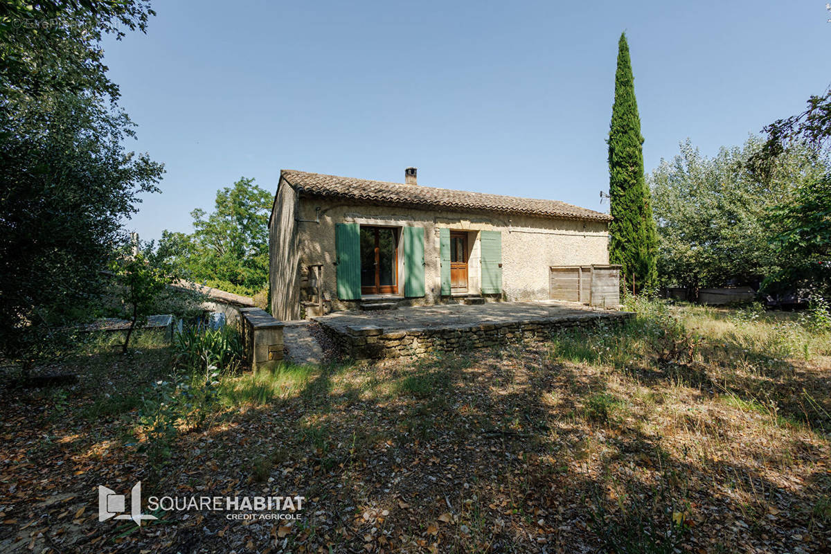 Maison à MENERBES