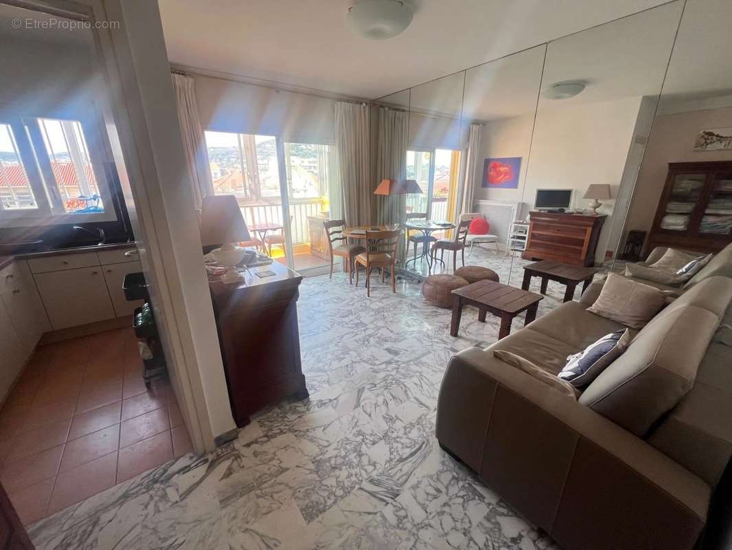 Appartement à CANNES