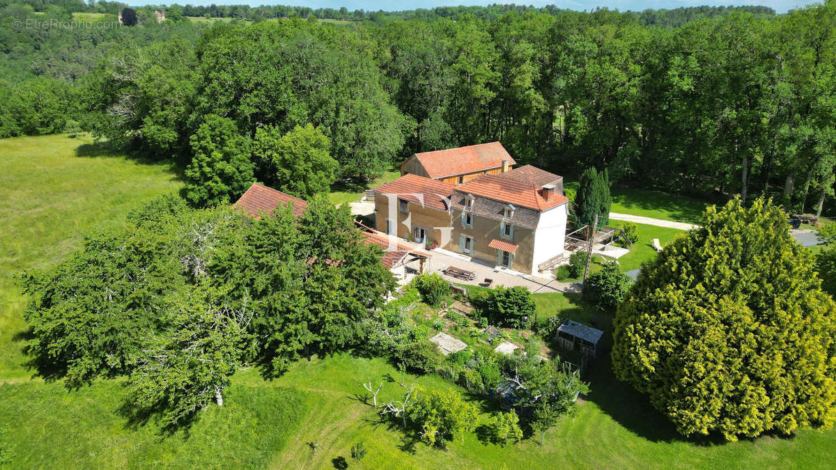 Maison à DOISSAT