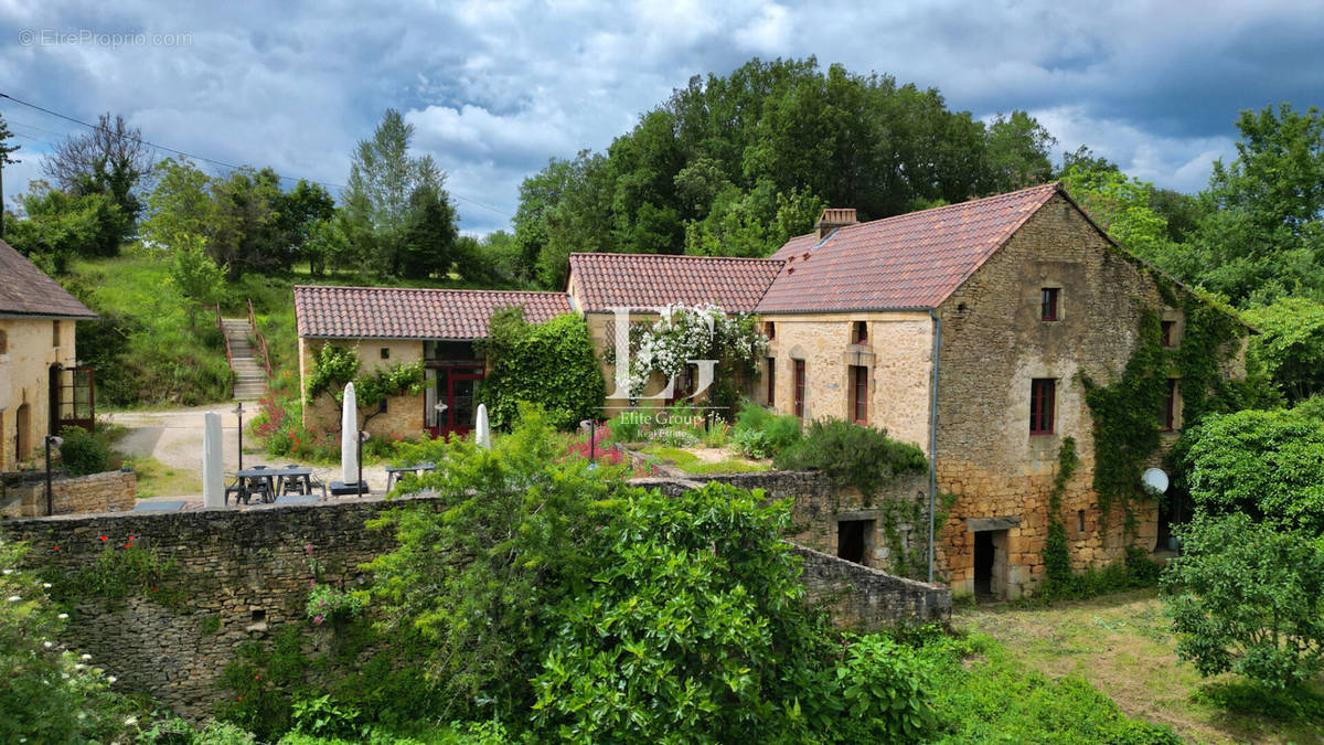 Maison à MEYRALS