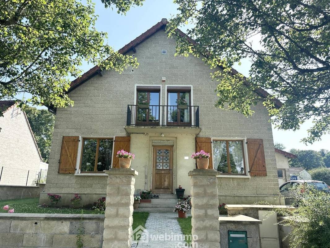 Découvrons l&#039;intérieur - Maison à PINON