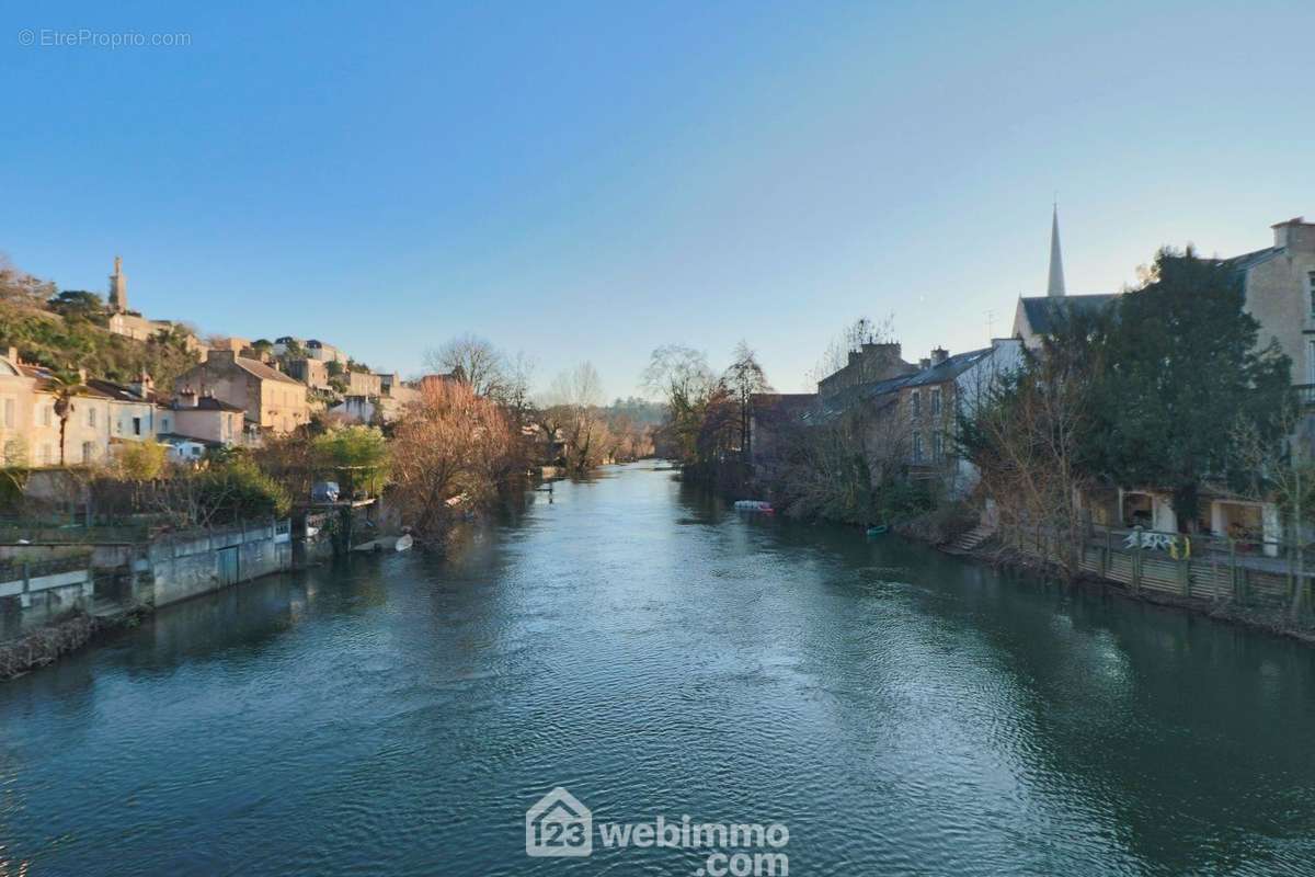 Au c½ur de Poitiers, bas plateau, à 10 min à pied du centre-ville, - Appartement à POITIERS