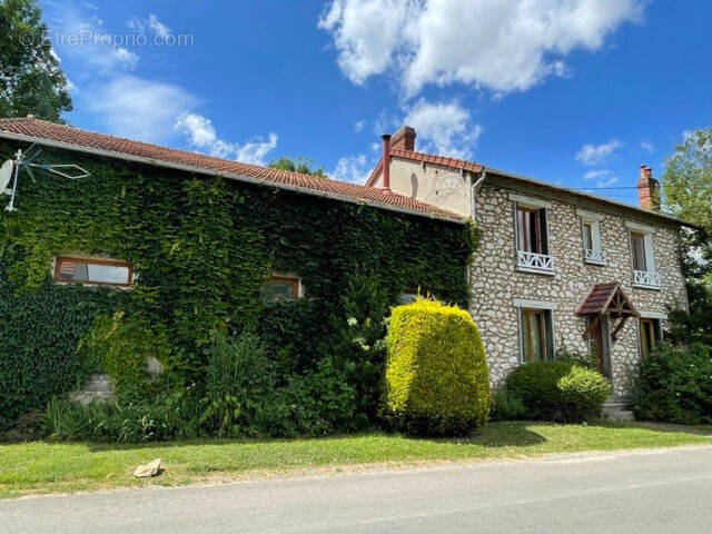 Maison à JOUY-SUR-MORIN